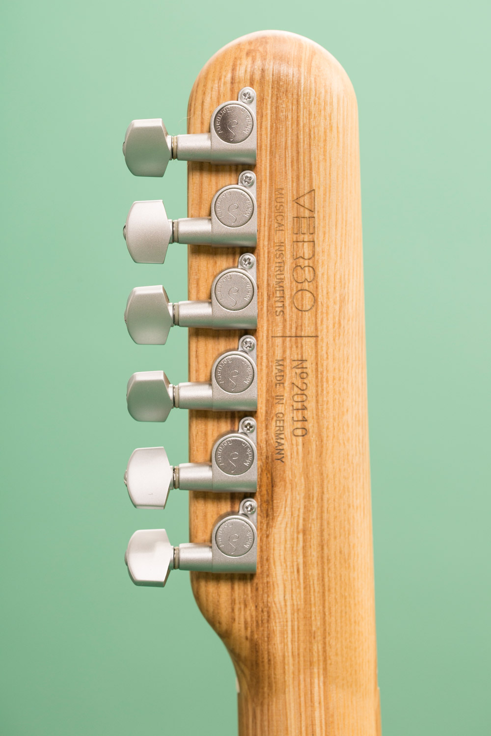 verso_cosmo_headstock verso cosmo electric guitar headstock ash engraving made in germany